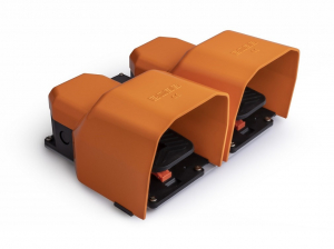 Двойная педаль с фиксацией (1 скорость) с защитным кожухом и основанием для ручки (1НО+1НЗ)+(1НО+1НЗ), PDKA22BB11T - EMAS 